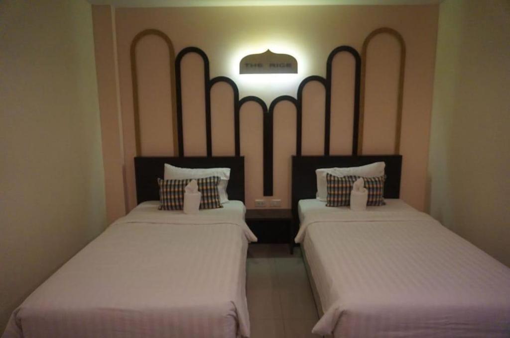 The Rice Hotel Roi Et Esterno foto