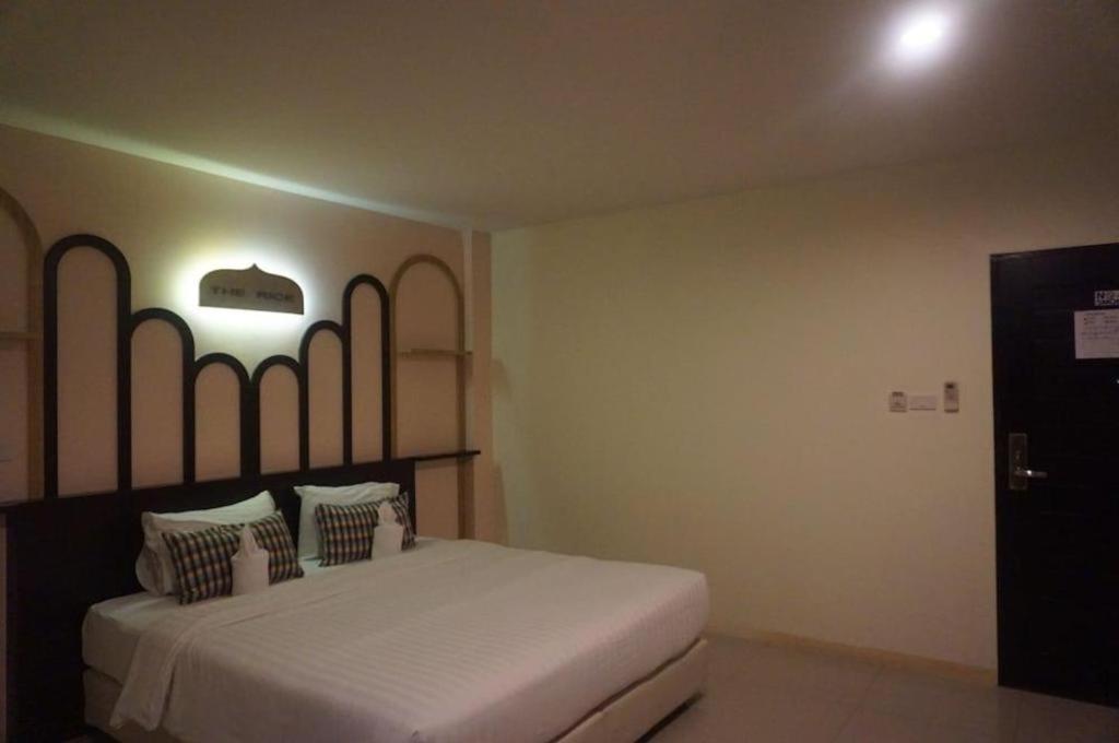 The Rice Hotel Roi Et Esterno foto