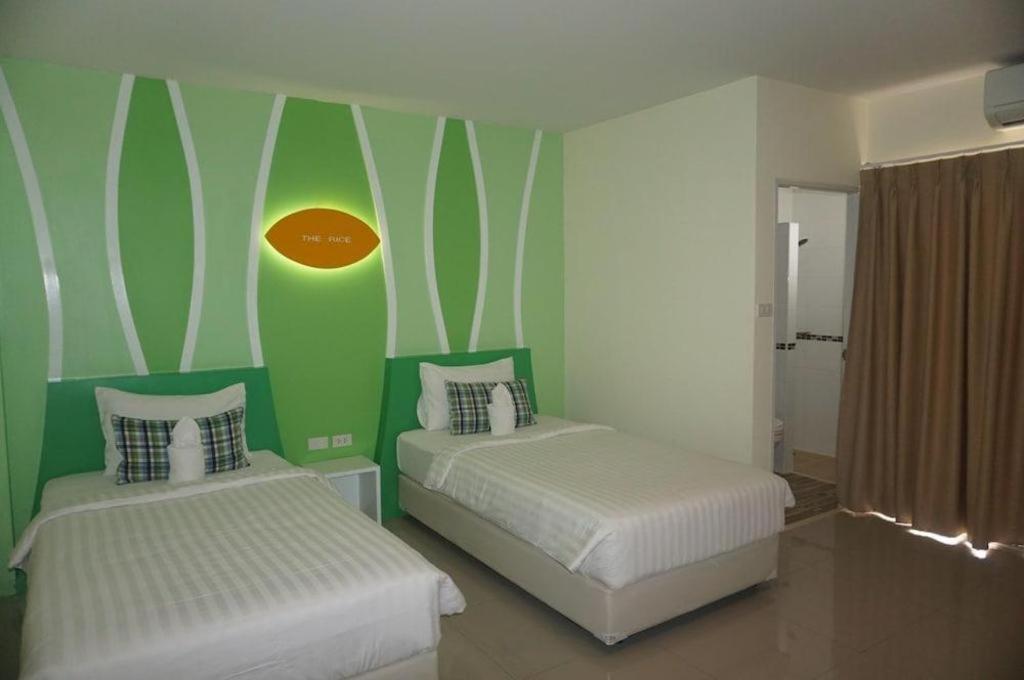 The Rice Hotel Roi Et Esterno foto