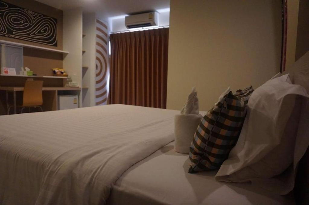 The Rice Hotel Roi Et Esterno foto