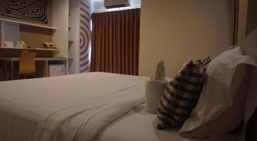 The Rice Hotel Roi Et Esterno foto