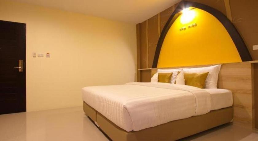 The Rice Hotel Roi Et Esterno foto