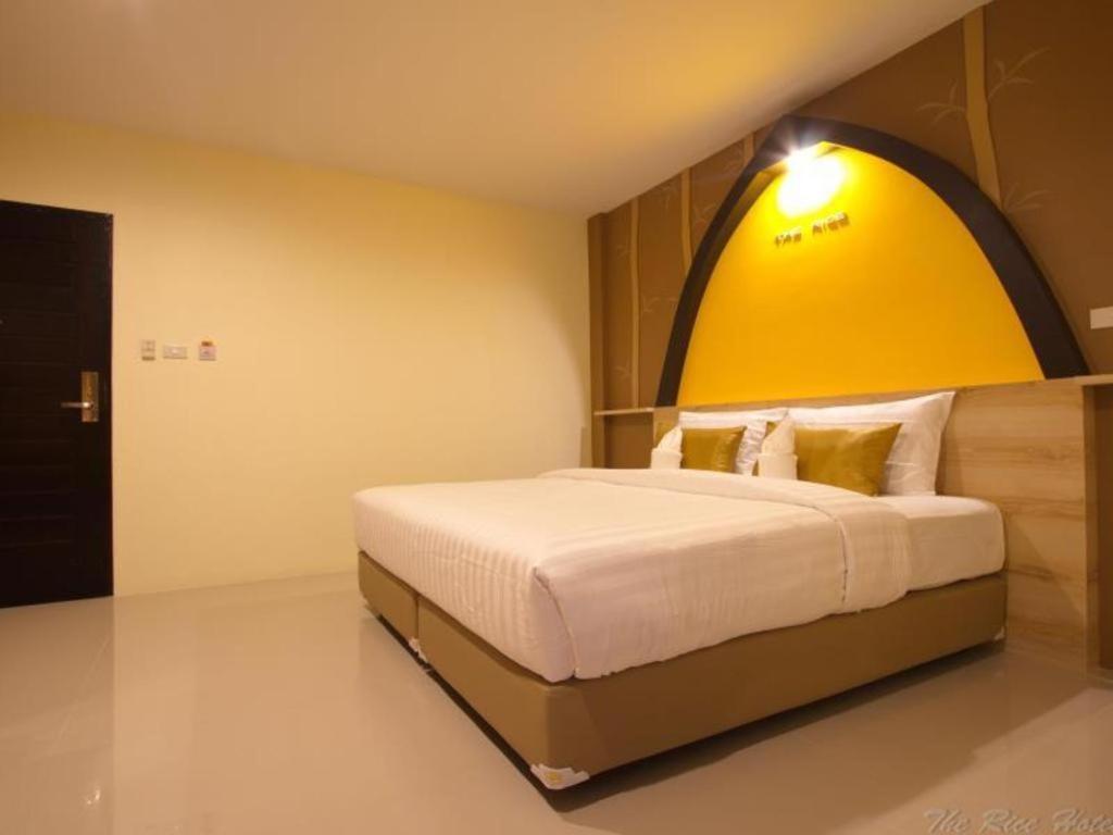 The Rice Hotel Roi Et Esterno foto