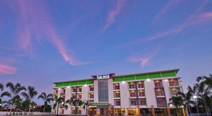 The Rice Hotel Roi Et Esterno foto